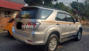 Xe Toyota Fortuner 2.7V 4x2 AT 2013